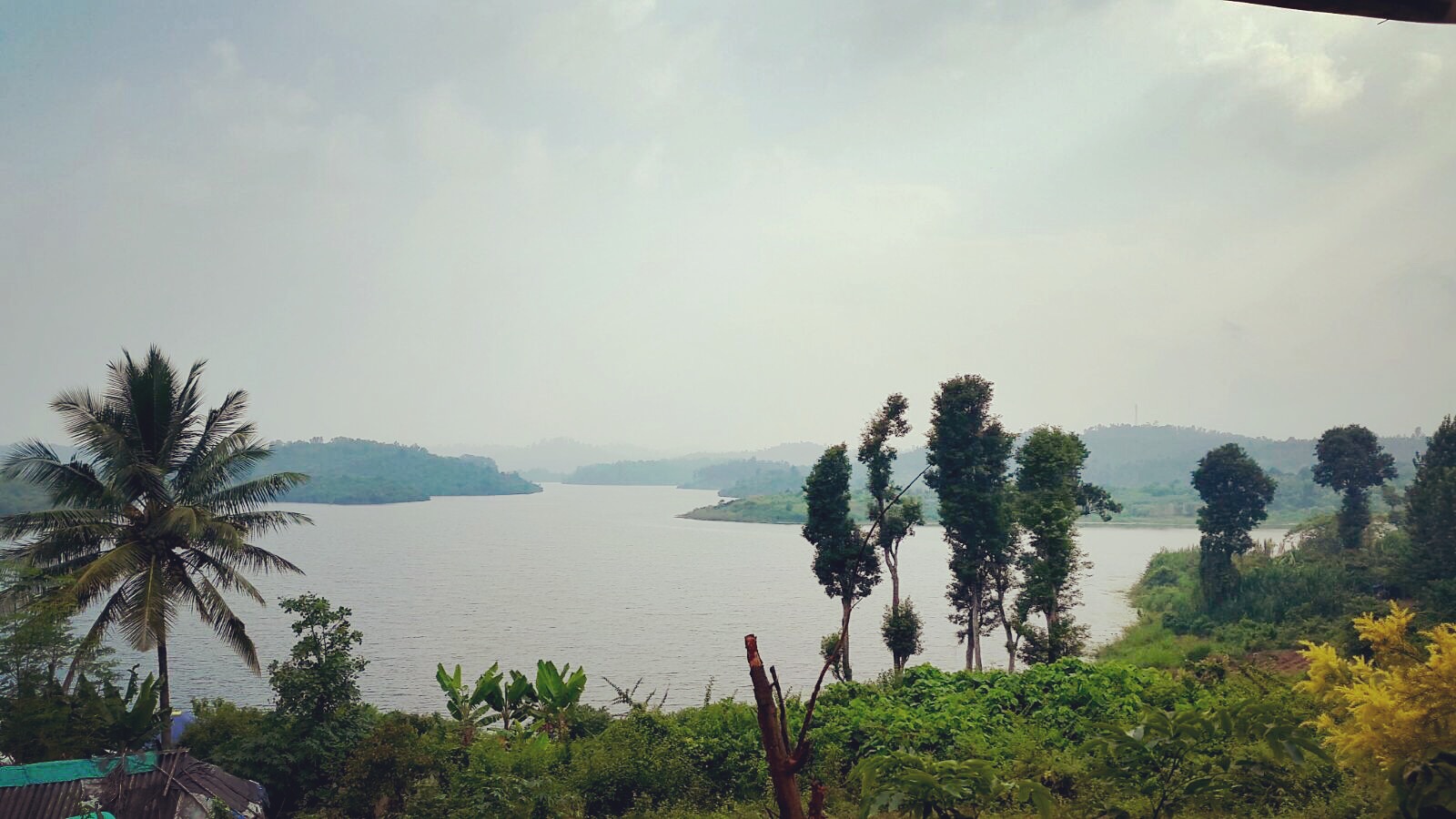 A shot of Karapuzha reservoir from our room