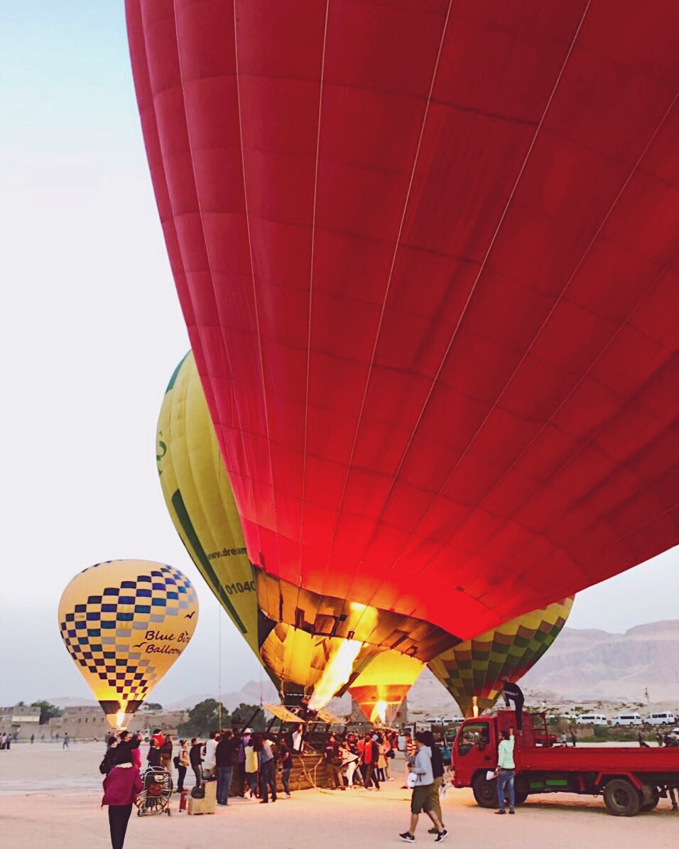 Filling the balloon with hot air