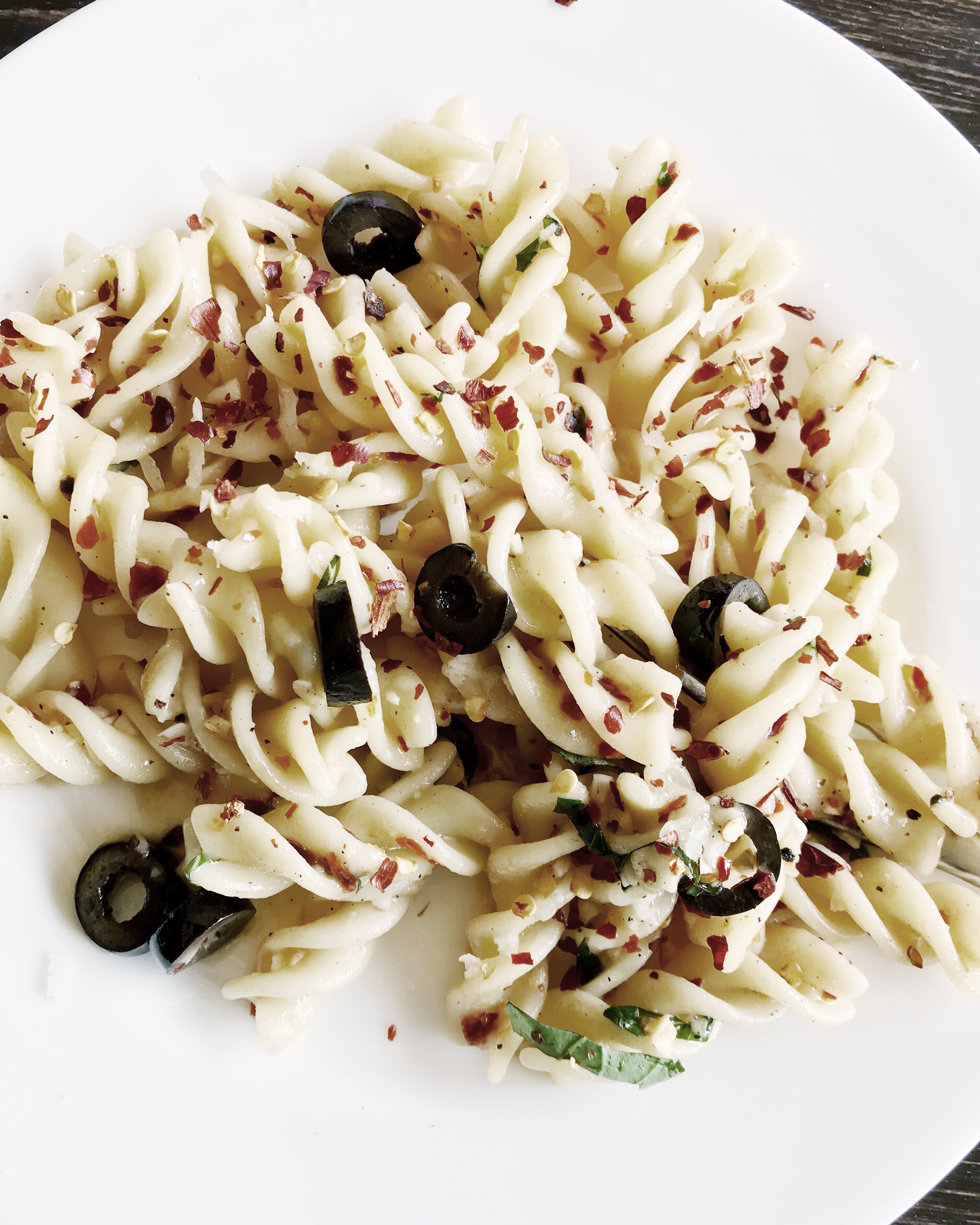A simple but very delicious aglio-e-olio pasta