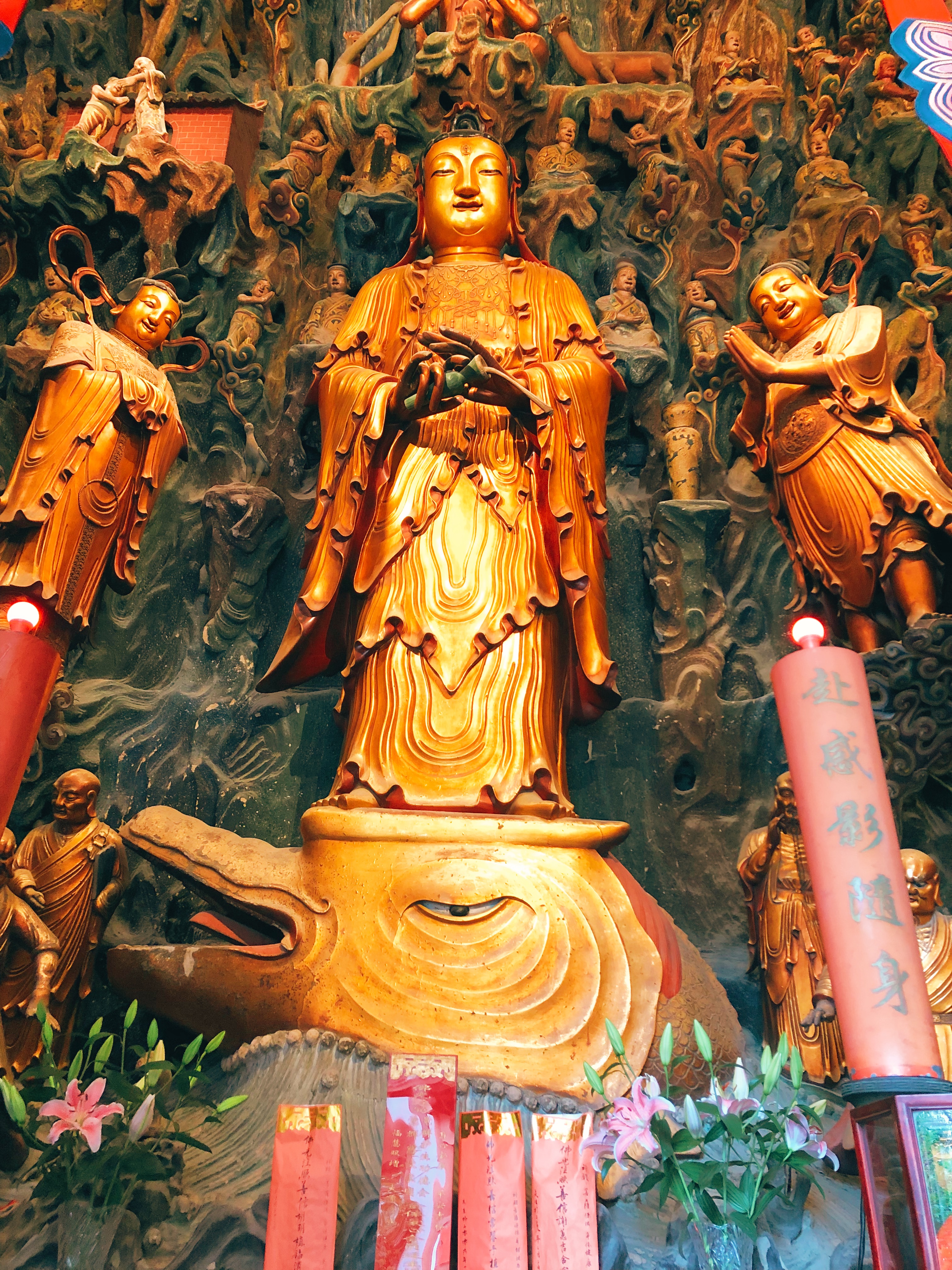 The past, present, and future Buddhas