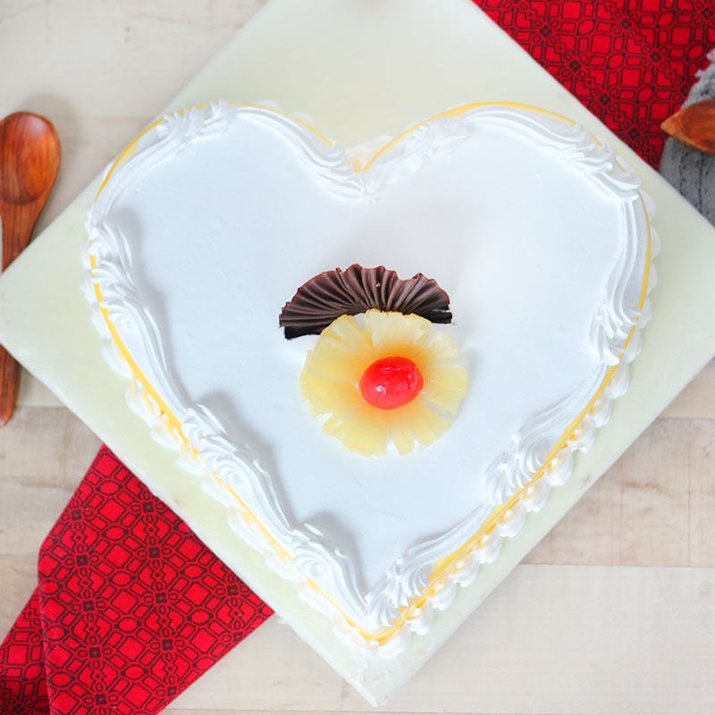 Pineapple swirl cake